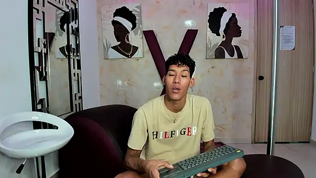 GREEN BOYS online show from 03/28/26, 01:27