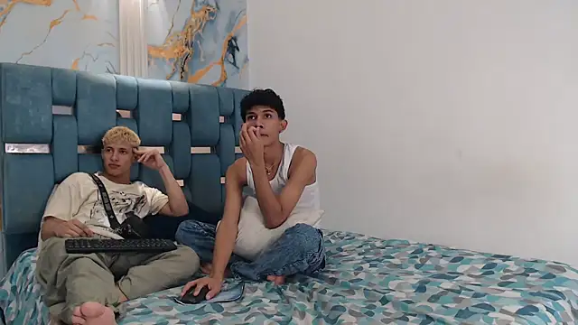 GREEN BOYS online show from 04/10/26, 07:29