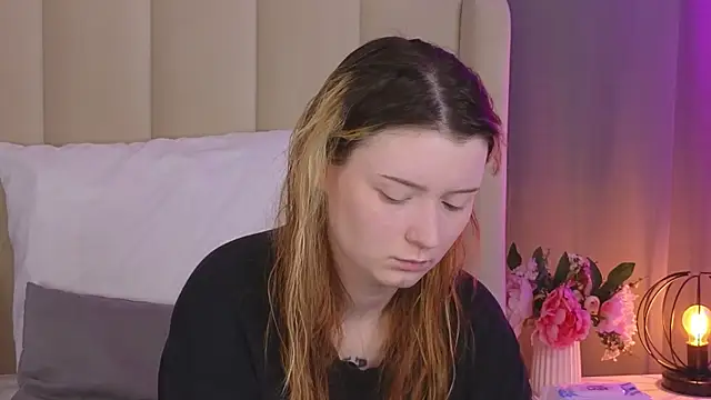 AlyssFrost online show from 06/17/26, 02:25