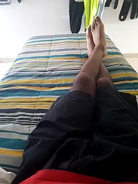 Snapshot of isuru_lakshan chatting on 02/21/26, 12:17 isuru lakshan online show from 02/21/26, 12:17