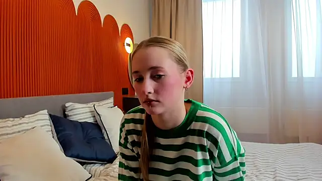 TraceeRebollar online show from 02/27/26, 01:00