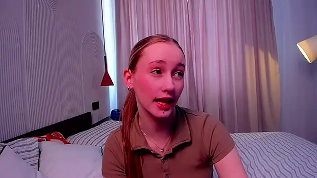 TraceeRebollar online show from 03/04/26, 07:36