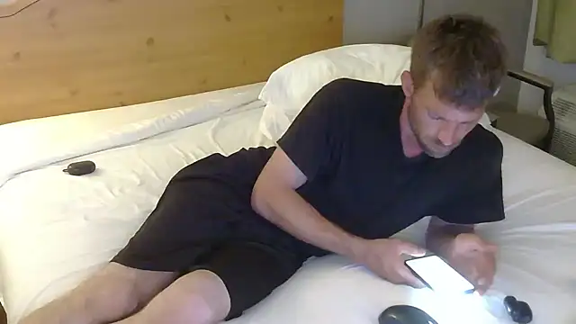 Snapshot of RoseColoredGlasses chatting on 03/24/26, 10:09 RoseColoredGlasses online show from 03/24/26, 10:09