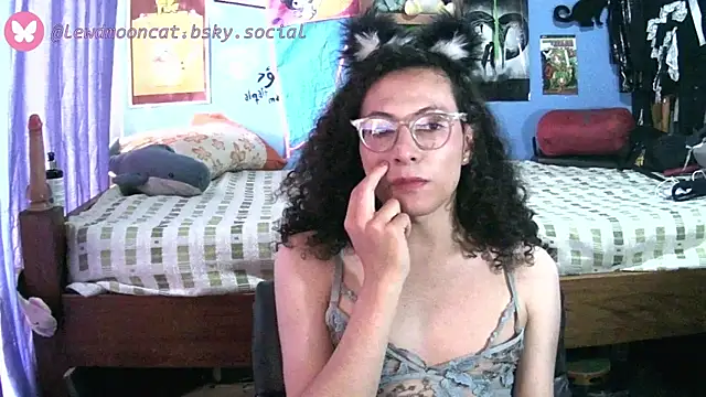 lewd mooncat online show from 05/01/26, 10:36