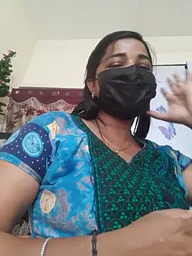 Snapshot of Tamil_Luckly_girl chatting on 04/10/26, 04:06 Tamil Luckly girl online show from 04/10/26, 04:06