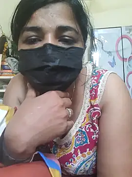 Snapshot of Tamil_Luckly_girl chatting on 04/15/26, 07:37 Tamil Luckly girl online show from 04/15/26, 07:37