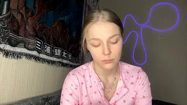 CassandraMur online show from 03/05/26, 07:32