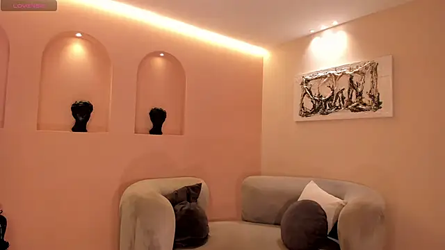 AmaraDivine online show from 04/17/26, 11:24