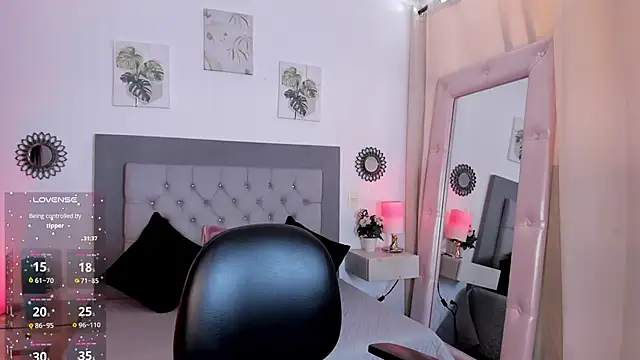 julietha Vega online show from 04/20/26, 06:31