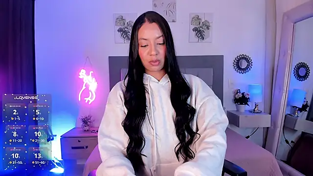 julietha Vega online show from 04/21/26, 05:50