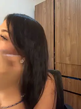 Luna rousse26 online show from 04/18/26, 07:07