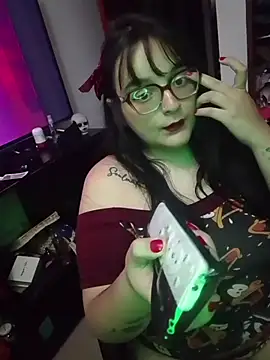 Snapshot of daphneev chatting on 05/10/26, 06:40 daphneev online show from 05/10/26, 06:40