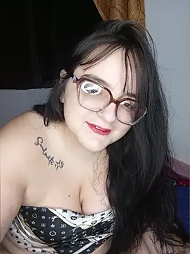 Snapshot of daphneev chatting on 06/04/26, 01:44 daphneev online show from 06/04/26, 01:44