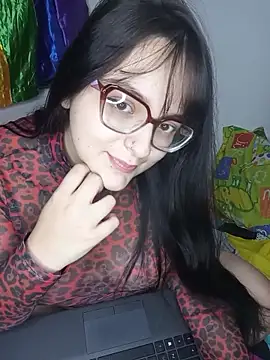 Snapshot of daphneev chatting on 06/11/26, 03:04 daphneev online show from 06/11/26, 03:04