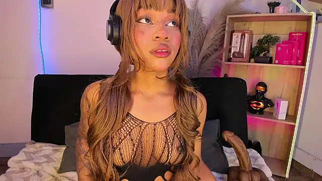 Tylla   online show from 04/04/26, 04:00