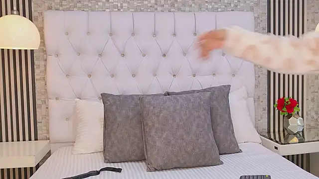 AntonellaEscudero online show from 04/21/26, 07:50