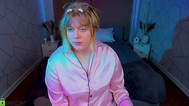 luna c0ra online show from 03/25/26, 01:11