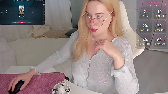 Lunar Whisper online show from 03/09/26, 03:16