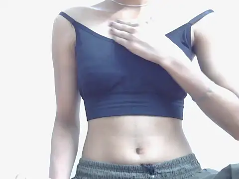 Snapshot of liliy_00 chatting on 02/25/26, 06:06 liliy 00 online show from 02/25/26, 06:06