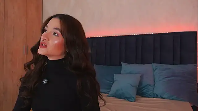 LucyDeLuca online show from 04/15/26, 05:14