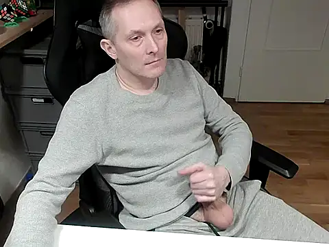 HornyYaro76 online show from 02/15/26, 09:22