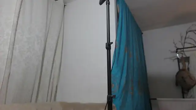 Snapshot of Dani-brown chatting on 06/30/26, 12:00 Dani-brown online show from 06/30/26, 12:00