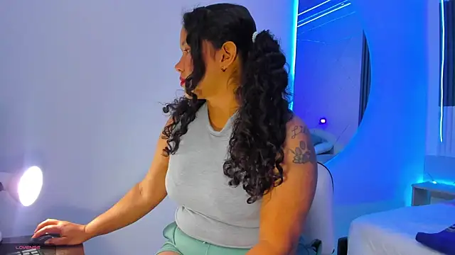 Leila rossi online show from 03/05/26, 02:51