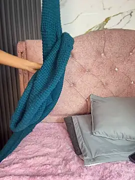 Aylin fire online show from 04/19/26, 06:43