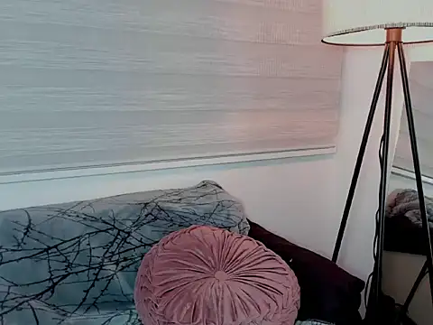 yourlollypetite online show from 02/18/26, 04:52