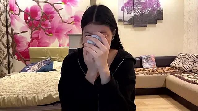 MaeRaads online show from 03/16/26, 06:34