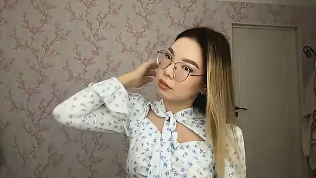 Elina Mottel online show from 03/04/26, 09:04