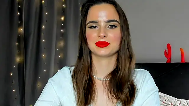 Snapshot of megann_fox2 chatting on 05/22/26, 03:06 megann fox2 online show from 05/22/26, 03:06