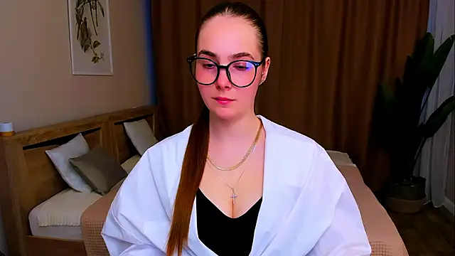 Maddy Wood  online show from 04/09/26, 05:07