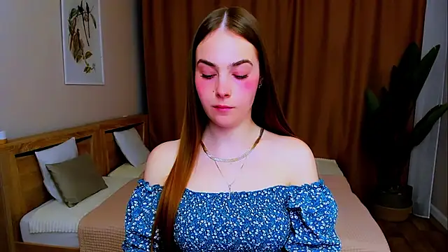 Maddy Wood  online show from 04/11/26, 05:50