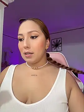 Kiarhatrixie1 online show from 04/19/26, 05:34