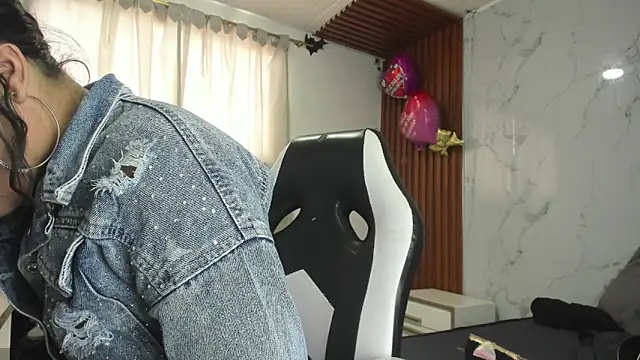 adhara  messY online show from 04/18/26, 07:07