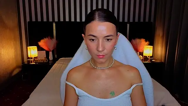 Snapshot of GracefulMichelle chatting on 07/19/26, 06:55 GracefulMichelle online show from 07/19/26, 06:55