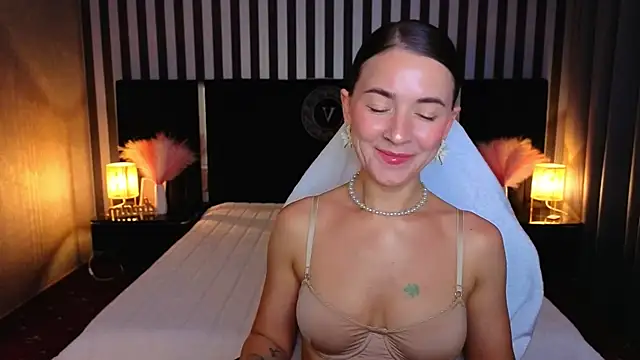 Snapshot of GracefulMichelle chatting on 07/26/26, 07:21 GracefulMichelle online show from 07/26/26, 07:21
