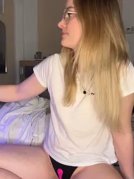 melanieTesss online show from 04/25/26, 03:42