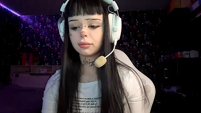 Luna Sohotti online show from 02/19/26, 03:08