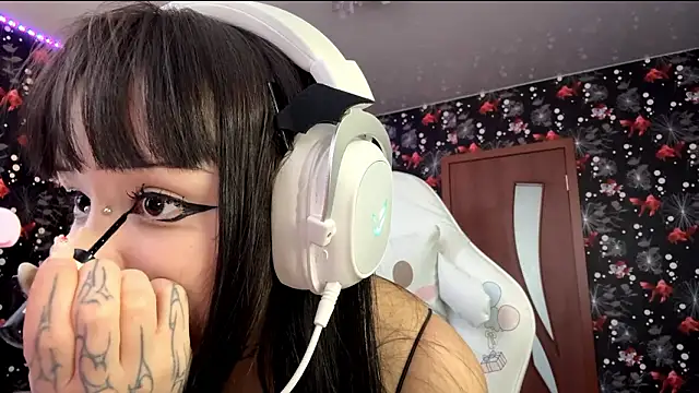 Luna Sohotti online show from 03/23/26, 03:16