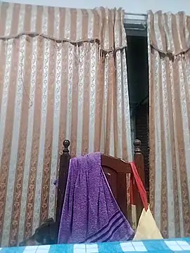 Snapshot of Lucia_queen chatting on 03/17/26, 04:06 Lucia queen online show from 03/17/26, 04:06