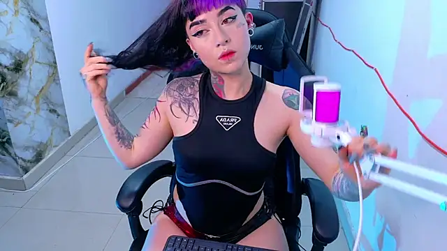 Snapshot of nova_kitttyy chatting on 05/05/26, 01:24 nova kitttyy online show from 05/05/26, 01:24