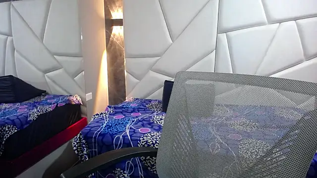 violet angel13 online show from 04/18/26, 07:58