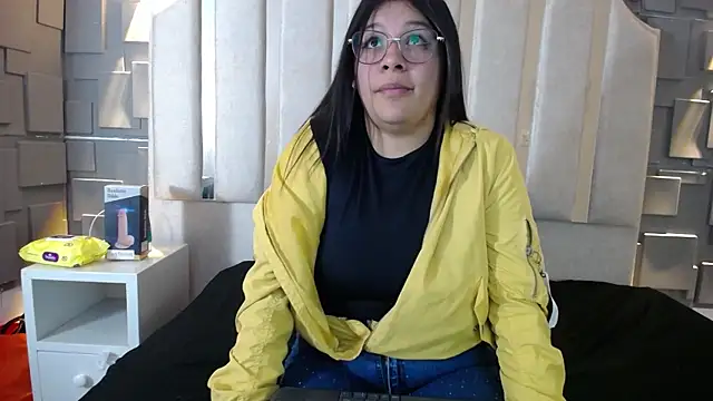 Snapshot of belen_green chatting on 04/27/26, 03:43 belen green online show from 04/27/26, 03:43