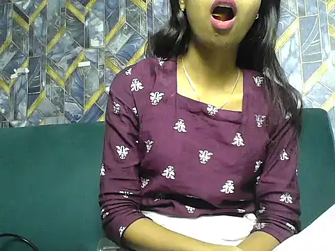 Rani1993 online show from 04/07/26, 07:36