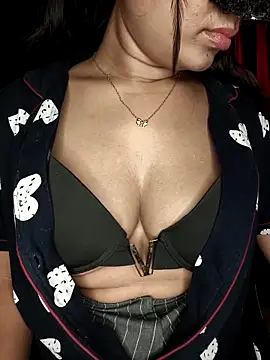 LINNI 3 online show from 02/25/26, 04:49