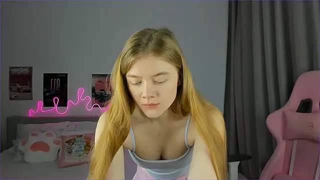 EvaRaee online show from 03/20/26, 03:55