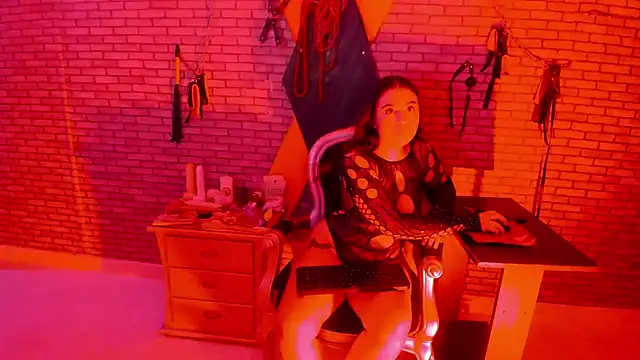 hillary bigbutt online show from 04/22/26, 11:45