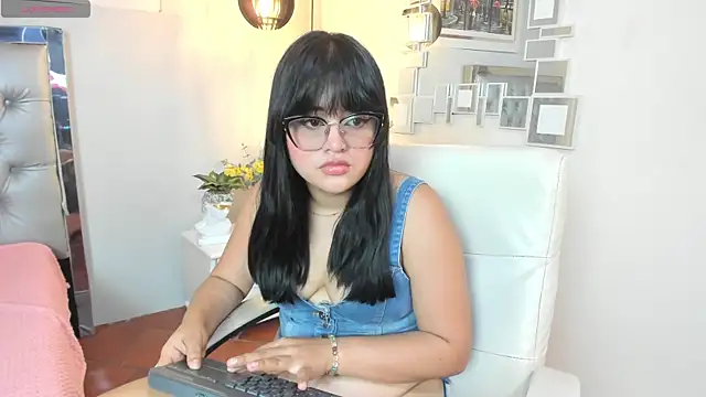 Snapshot of mila_quin chatting on 06/11/26, 07:34 mila quin online show from 06/11/26, 07:34